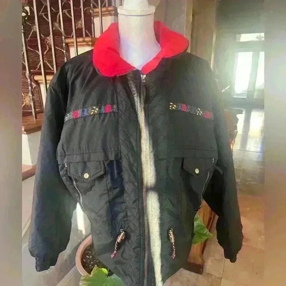 Edelweiss Vintage winter coat. Mid-weight. Large. Black and Red. Floral trim. - Picture 3 of 15